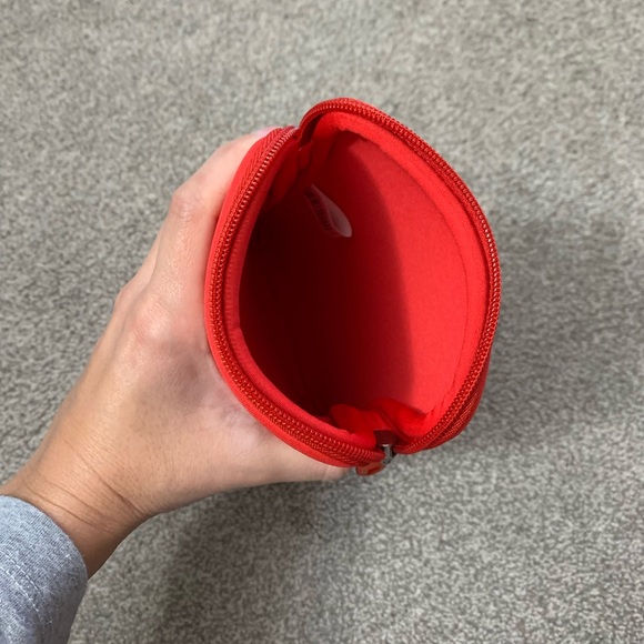 Case logic red foam zippered phone, tablet, hard drive, or eReader sleeve - Picture 5 of 6